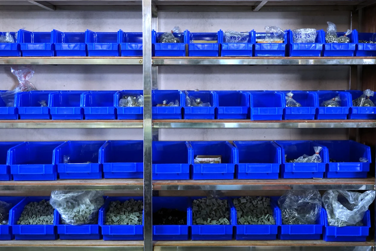 Smart Storage Solutions in Perth: How Plastic Crates and Warehouse Equipment Boost Efficiency?